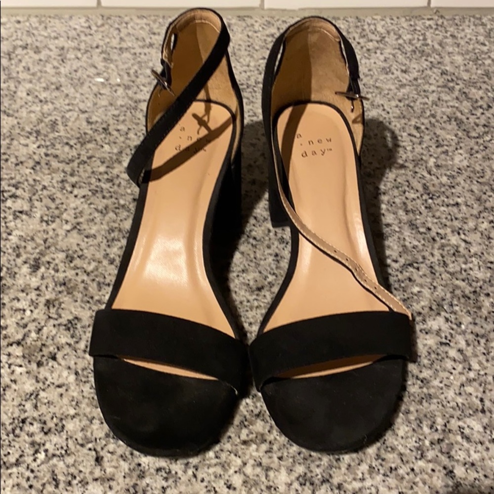 Women’s black heels